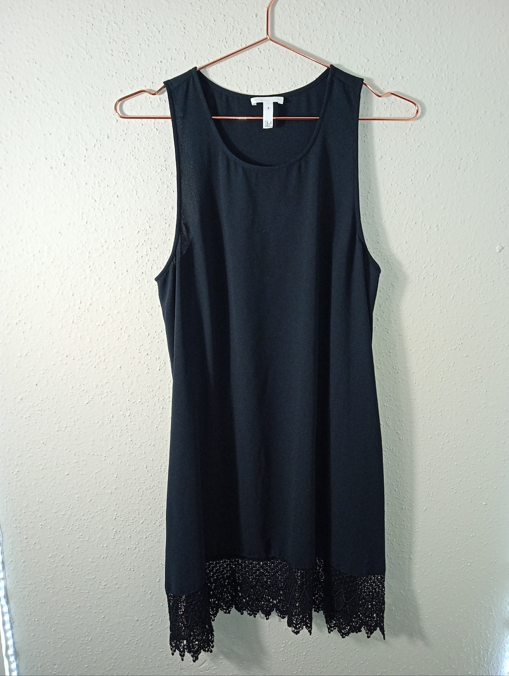Leith Black Sleeveless Shift Dress with Crochet Lace Hem sz M